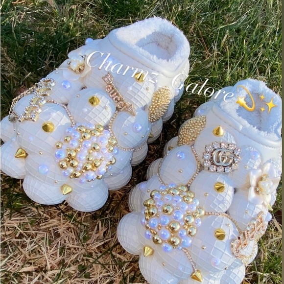 “𝘽𝙡𝙖𝙘𝙠 𝙁𝙪𝙯𝙯𝙮 𝘽𝙪𝙗𝙗𝙡𝙚 𝙎𝙡𝙞𝙙𝙚𝙨 “ 😮‍💨✔️🖤 - Picture 3 of 3